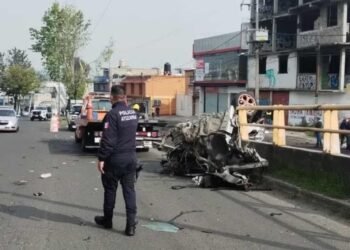 VIDEO: Hombre muere en aparatoso choque la mañana de Navidad en Edomex