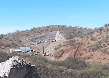 Inician trabajos de remoción de las vías del tren en Nogales
