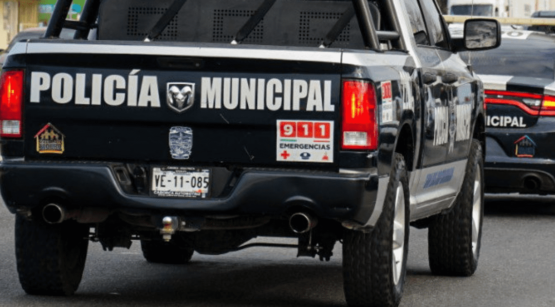 Hermosillo: Policías ayudan a niño de 3 años que convulsionaba y vomitaba en Villa Verde