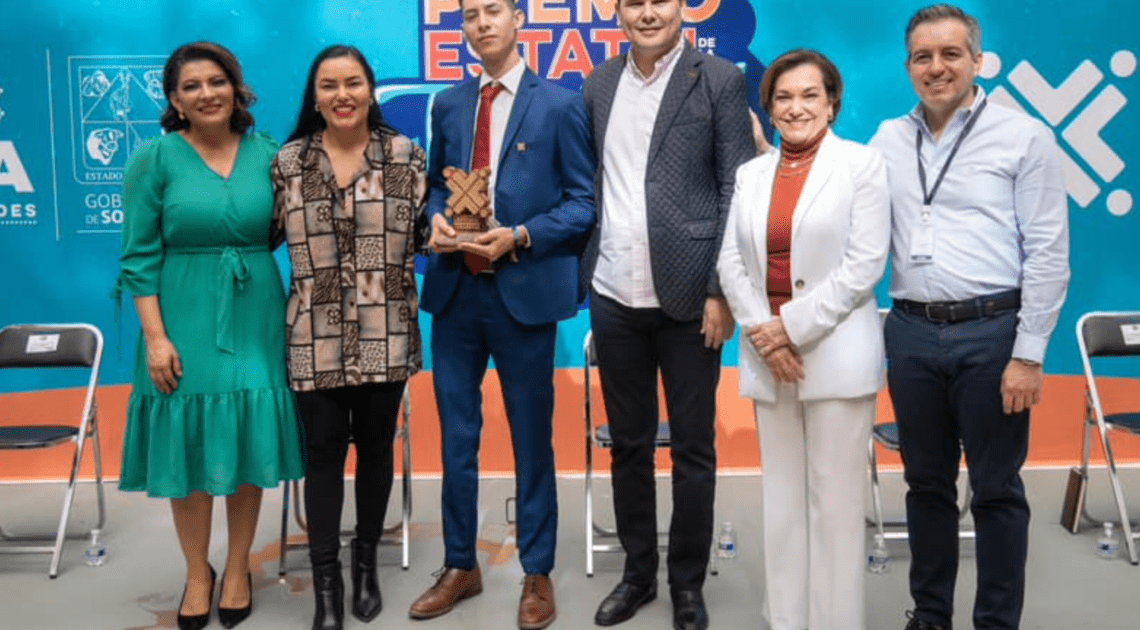 Obtiene cajemense premio estatal de la juventud 2023 Obtiene cajemense premio estatal de la juventud 2023