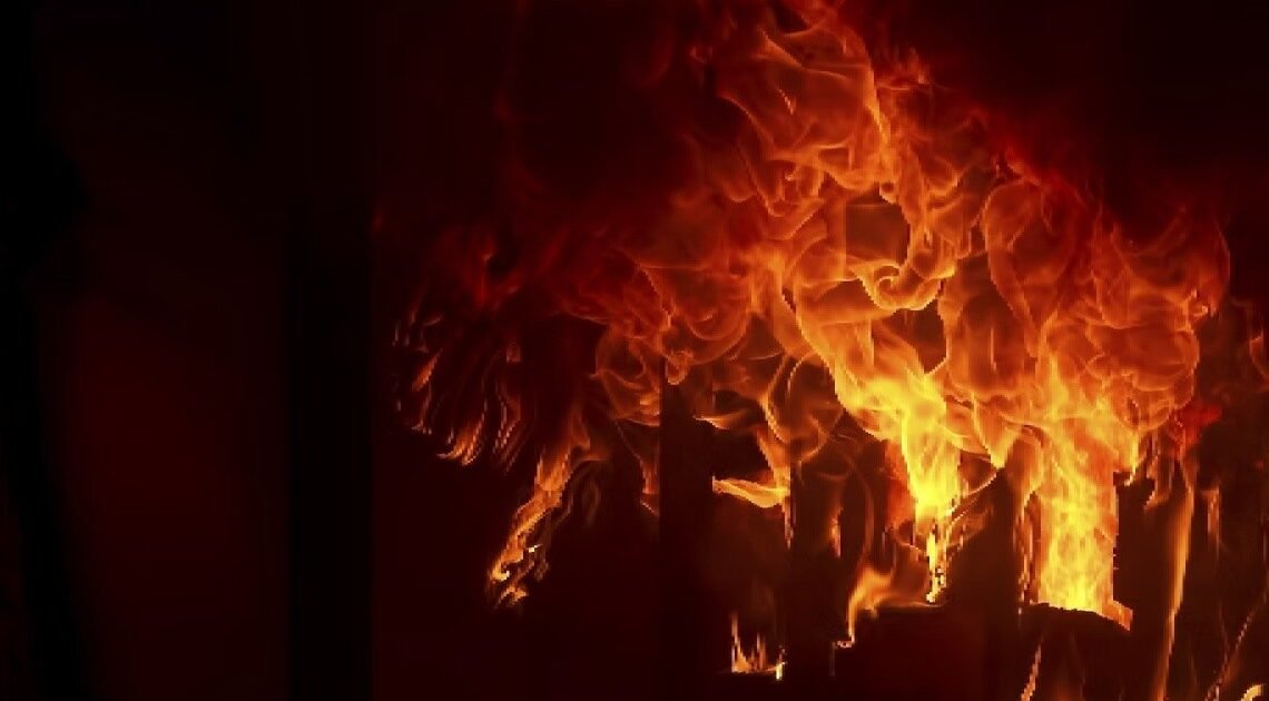 Niño de 3 años murió en un incendio mientras se escondía en una alacena en su casa en Argentina Niño de 3 años murió en un incendio mientras se escondía en una alacena en su casa en Argentina