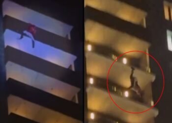 VIDEO: “Santa Claus” ruso cae 73 metros de un edificio y muere frente a varios niños, incluido su hijo, intentando hacer un truco sorpresa