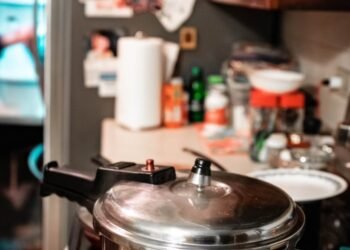 Mujer de 52 años resulta gravemente herida al explotar olla express mientras cocinaba en establecimiento de comida en Hidalgo