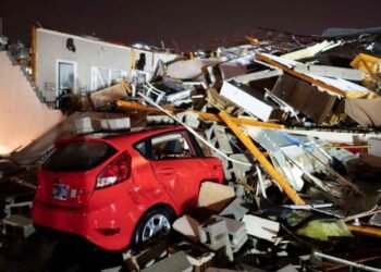 Tornado en Tennessee deja al menos seis muertos y grandes destrozos