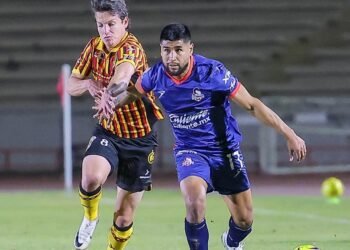 Igualan Cimarrones con Leones Negros en inicio de la Liga Expansión MX