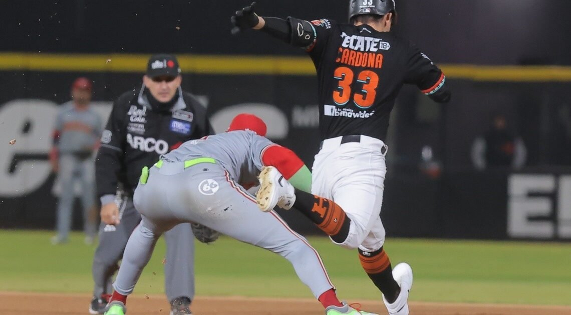 Se ponen Naranjeros 2-0 sobre Águilas en semifinales