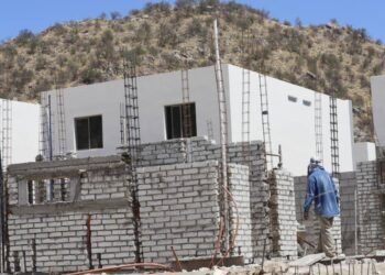 Prevén aumento del 15% en el costo de viviendas por alza en materiales