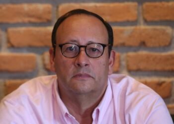 Industria restaurantera opera con déficit de personal: Lira