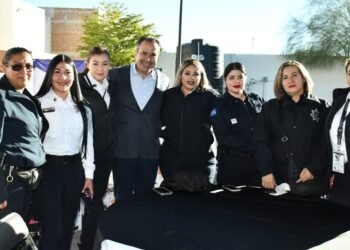 Acompaña Astiazarán a oficiales en festejo del Día del Policía