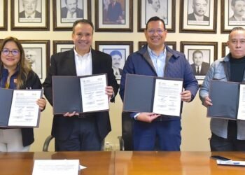 Hermosillo: Lleva Antonio Astiazarán programa Hogar Solar a trabajadores del SNTE