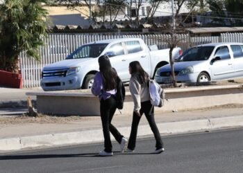 Semaforización y señalización ayudarían a peatones frente al Issste