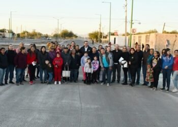 Entrega Astiazarán pavimentación en un tramo más del bulevar Las Quintas