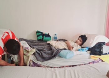 Nogales: Traslada Cruz Roja a migrante que cayó de muro fronterizo por buscar “sueño americano”