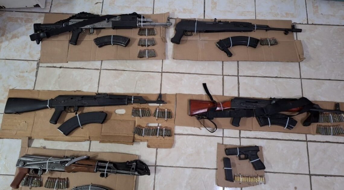 6 hombres fueron detenidos con armas de alto calibre en Sonoyta 6 hombres fueron detenidos con armas de alto calibre en Sonoyta