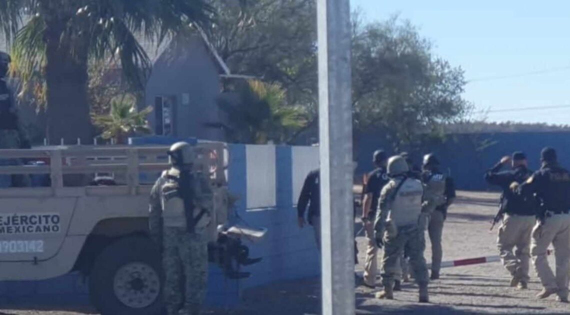 Elementos de la AMIC y Sedena rescatan a 18 migrantes secuestrados en un motel de Santa Ana Elementos de la AMIC y Sedena rescatan a 18 migrantes secuestrados en un motel de Santa Ana