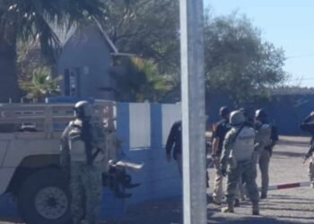 Elementos de la AMIC y Sedena rescatan a 18 migrantes secuestrados en un motel de Santa Ana