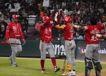 Van Naranjeros contra Venados por la 17ma. estrella de la LMP
