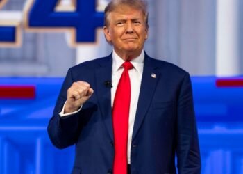 Donald Trump gana los caucus de Iowa, en una victoria crucial al inicio de la campaña presidencial republicana