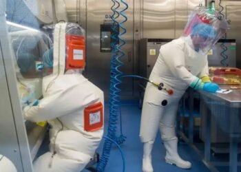 Experimentos con cepa mutante de COVID en China alerta a investigadores
