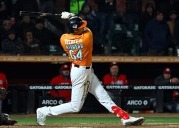 Naranjeros de Hermosillo triunfa dramáticamente sobre Águilas de Mexicali