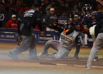 Naranjeros de Hermosillo arrasan y avanzan a la final LMP