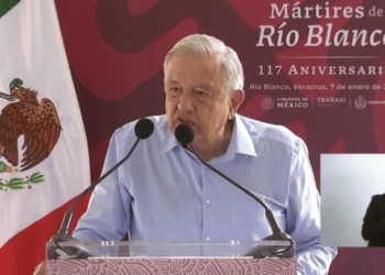 Nueva promesa de AMLO: reforma a salarios mínimos y Afores