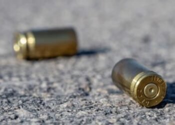 Matan a tiros a hermanos por presunta extorsión de ‘derecho de piso’