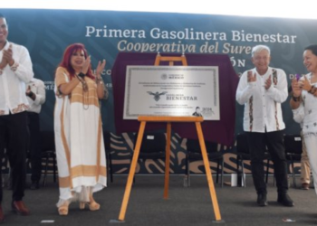 Inaugura AMLO primera gasolinera del Bienestar en Campeche