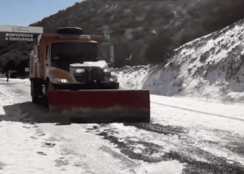 Protección Civil retira nieve y hielo en el Puerto San Luis