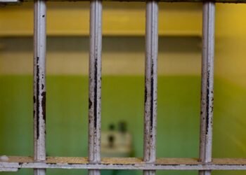 Por violar repetidamente a su hijastra de 11 años en Agua Prieta, hombre recibe 85 años de prisión