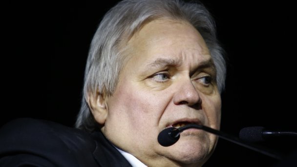 Carlos Bremer fue auxiliado con RCP tras sufrir desvanecimiento: reportes Carlos Bremer fue auxiliado con RCP tras sufrir desvanecimiento: reportes