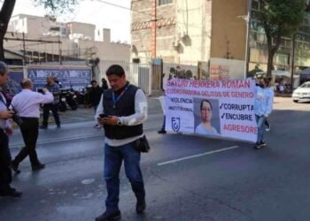 Manifestantes denuncian corrupción de Coordinadora de Delitos de Género de FGJ en CDMX
