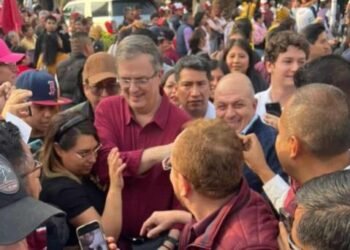 Marcelo Ebrard aparece en el cierre de precampaña de Claudia Sheinbaum