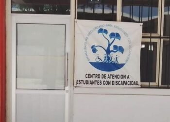 Estudiantes con discapacidad tienen una alternativa para cursar preparatoria