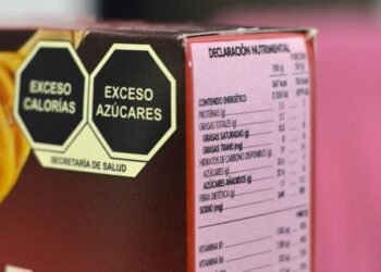 Controversia en redes sociales por efectividad de etiquetado de alimentos