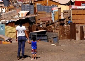 Senado analiza una reforma para apoyar a las familias en pobreza extrema