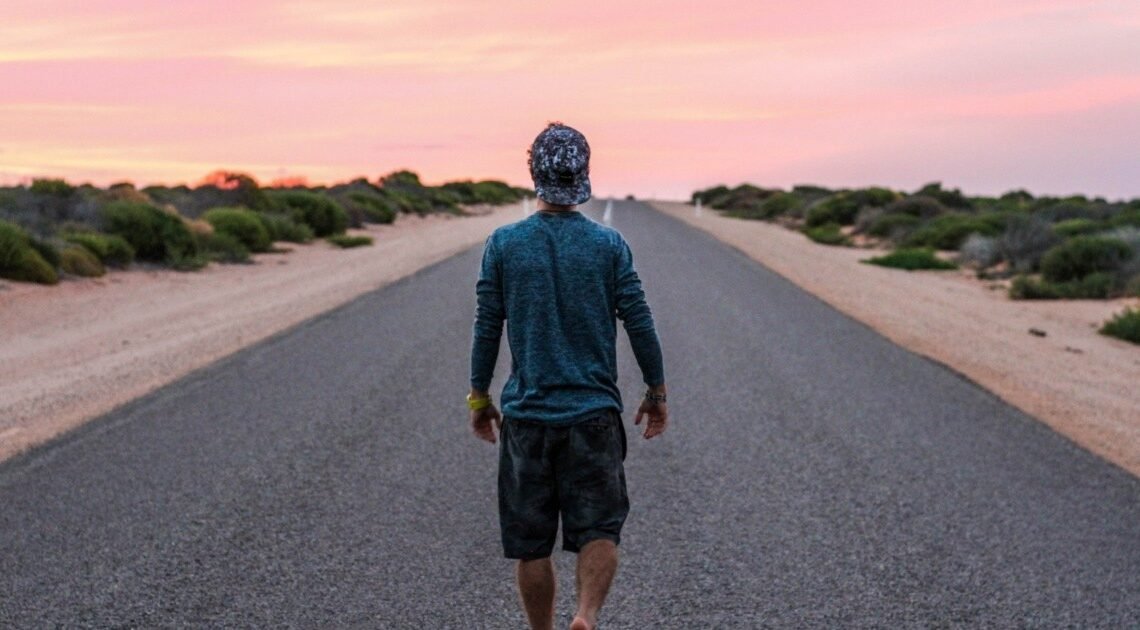 La historia del hombre italiano que caminó 450 km durante 7 días sin descanso tras una discusión con su esposa