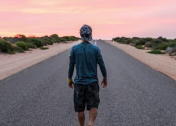 La historia del hombre italiano que caminó 450 km durante 7 días sin descanso tras una discusión con su esposa