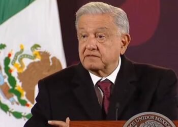 ‘Fue hackeo’, dice López Obrador sobre filtración de datos de periodistas
