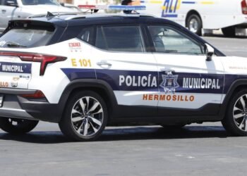 Policía municipal de Hermosillo rescata a hombre de la tercera edad con problemas respiratorios