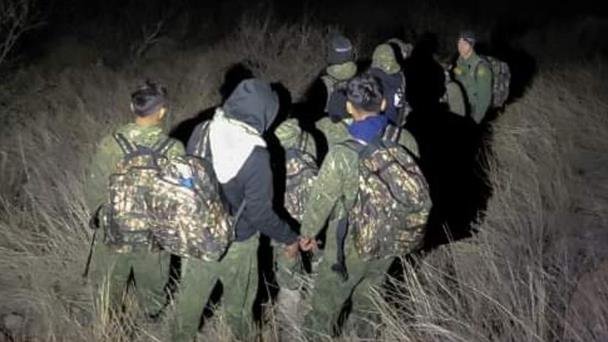 Localizan a nueve migrantes en cruce fronterizo Sonora-Arizona Localizan a nueve migrantes en cruce fronterizo Sonora-Arizona