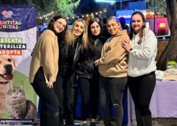 La asociación civil Pawtitas Unidas llevó a cabo su primera feria de adopción