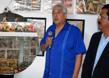 El maestro Francisco Ceballos tiene la colección que soñó en su infancia