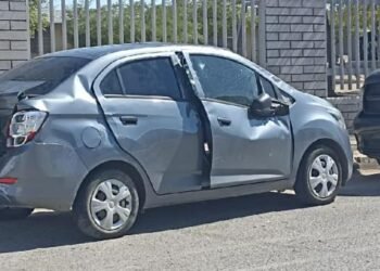 Hombre provoca choque vehicular y se da a la fuga