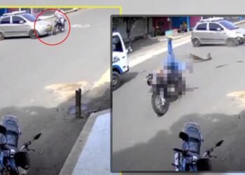 VIDEO: Motociclista pierde una pierna al chocar contra un auto mientras conducía a exceso de velocidad