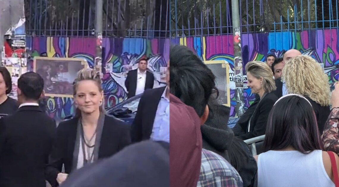 VIDEOS: Jodie Foster aparece de sorpresa en la Cineteca Nacional, en la CDMX, promocionando “True Detective”