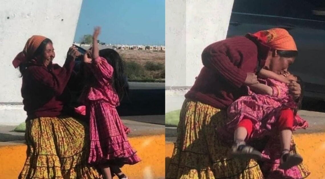 Fotos de madre Rarámuri y su hija se viralizan en redes sociales como un símbolo de felicidad