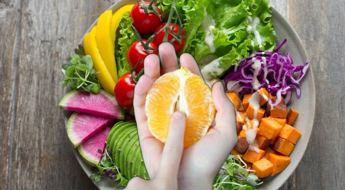 Dieta vegana aumenta el deseo sexual femenino hasta un 380%, según investigadores de la serie documental de Netflix “You are what you eat” Dieta vegana aumenta el deseo sexual femenino hasta un 380%, según investigadores de la serie documental de Netflix “You are what you eat”