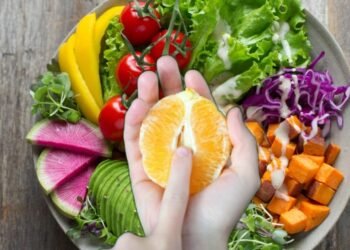 Dieta vegana aumenta el deseo sexual femenino hasta un 380%, según investigadores de la serie documental de Netflix “You are what you eat”