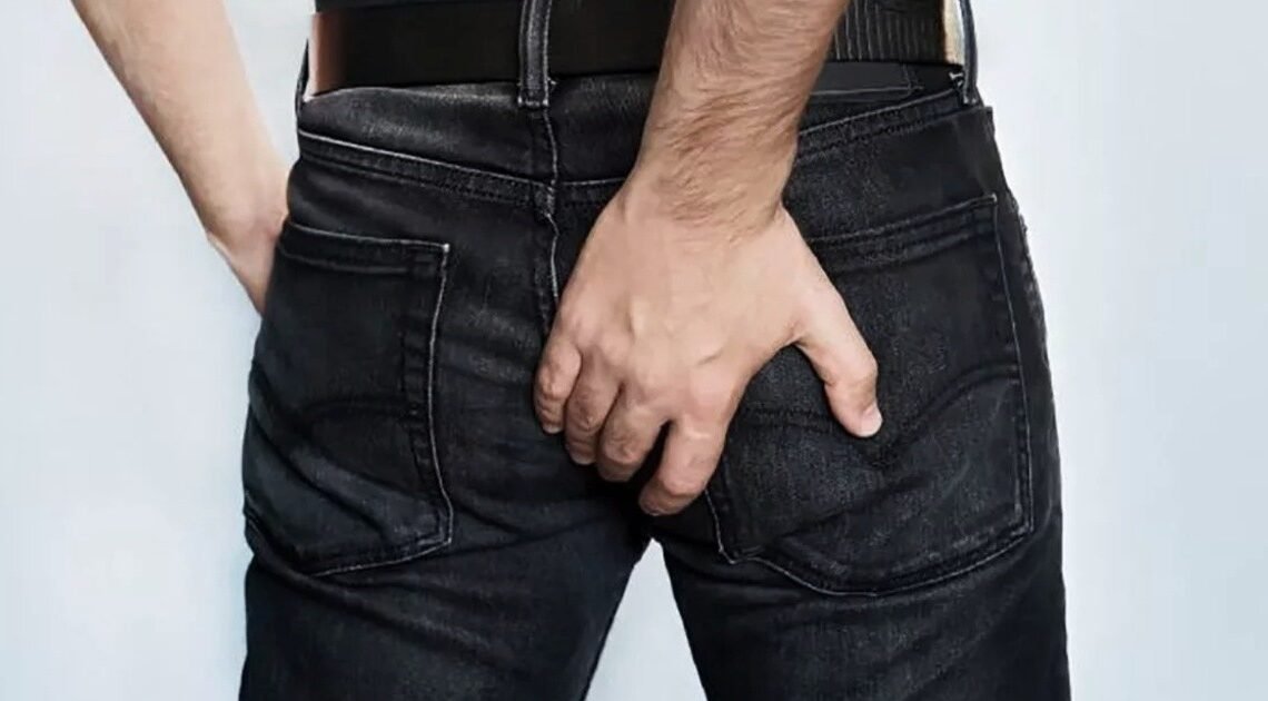 Razones por las que te “pica” el trasero y cuándo debes consultar a un médico Razones por las que te “pica” el trasero y cuándo debes consultar a un médico